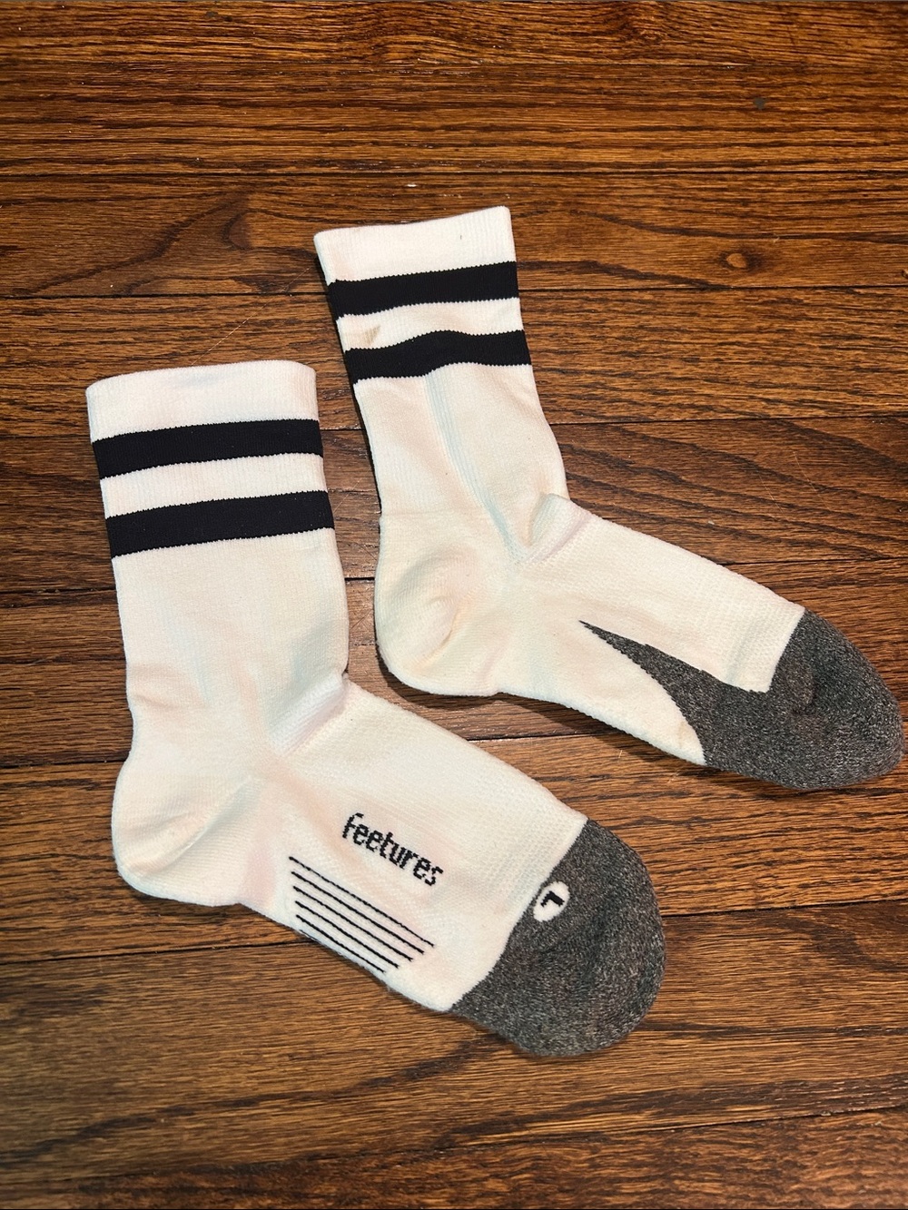 Feetures White Crew Socks with Black Stripes